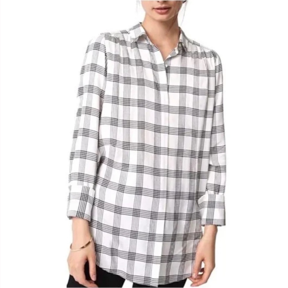 LOFT Long Sleeve Collared Button Down Shirt in White/Black Plaid